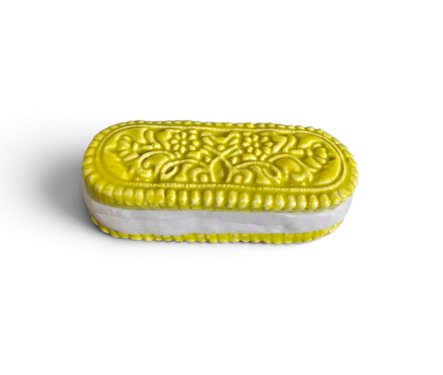 Chartreuse Cameo