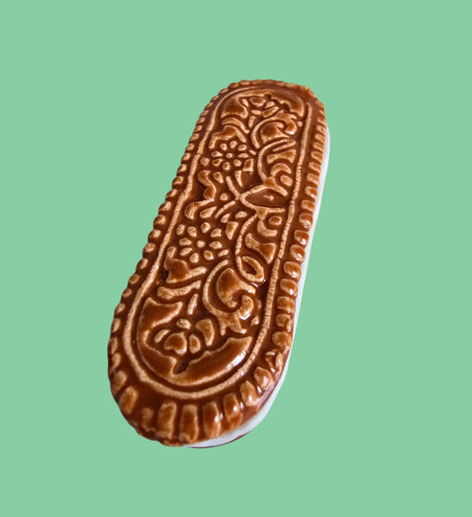 Mahogany Cameo