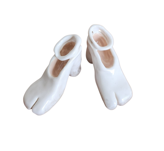 Tabi shoe